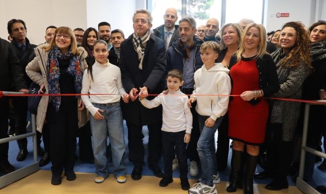 Il sindaco Manfredi, l’assessora Striano e la presidente Amato inaugurano il plesso scolastico La Loggetta 