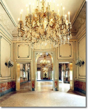 Una sala di Villa Pignatelli