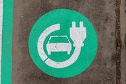 simbolo della postazione di ricarica per auto elettriche